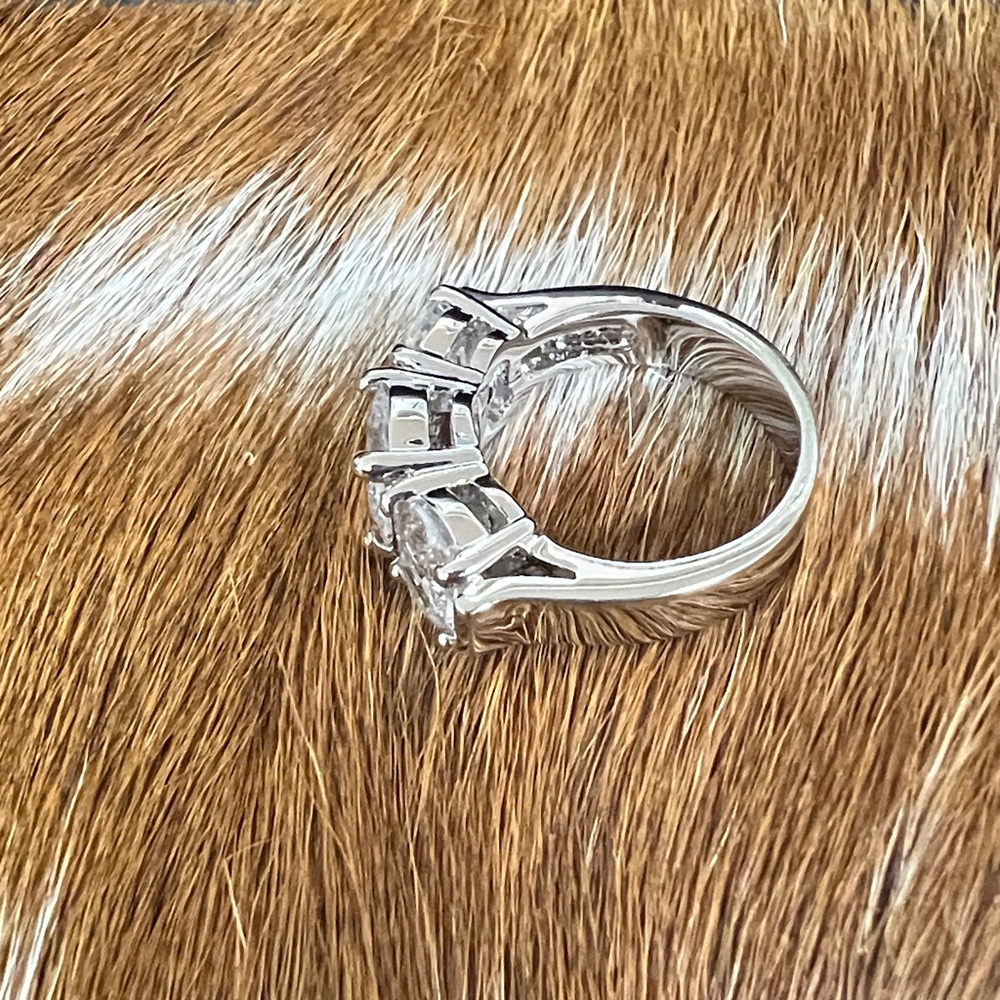 Silver Tone CZ Three Stone Oval & Round Ring Size 4.75 - Picture 4 of 5